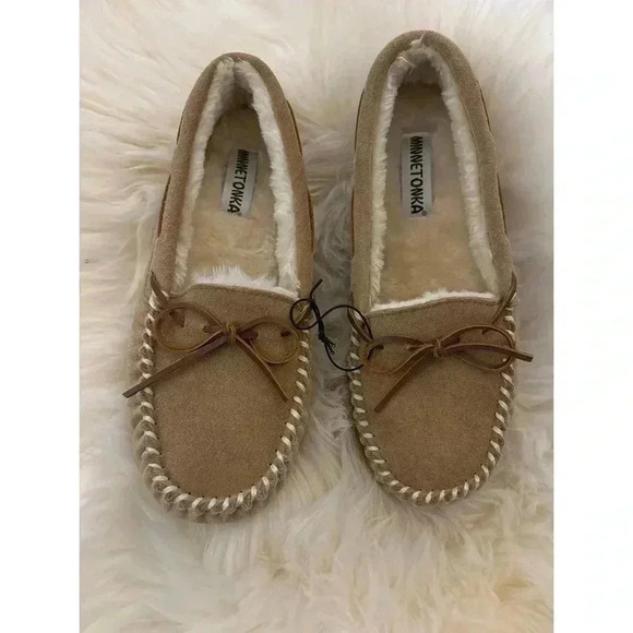 Minnetonka Tan Slippers Sude Leather - Picture 4 of 4